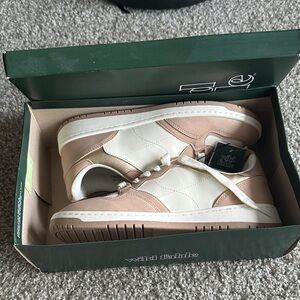 NWT Wild Fable Tan and Cream Sneakers Women’s Size 10